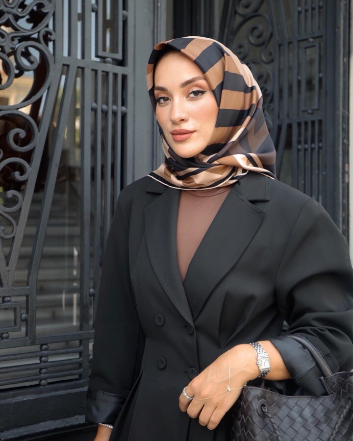 Çizgi Noor Kahverengi Tivil İpek Eşarp 90x90 - Imannoor