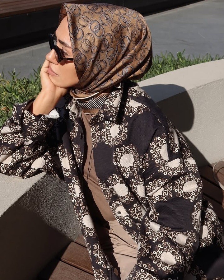 Sarma Noor Altın Tivil İpek Eşarp 90x90 - Imannoor