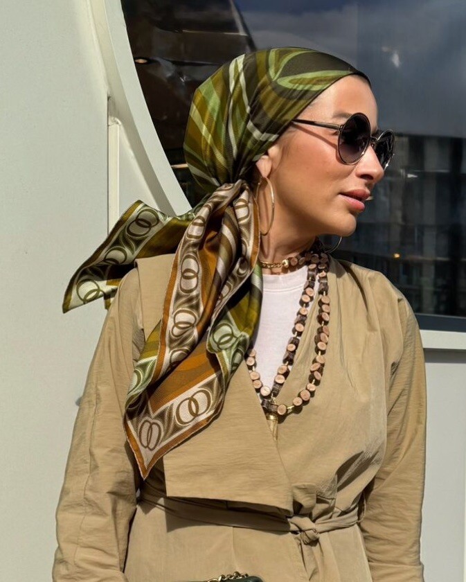 Dalgaların İçinde Çift Taraflı İpek Eşarp 