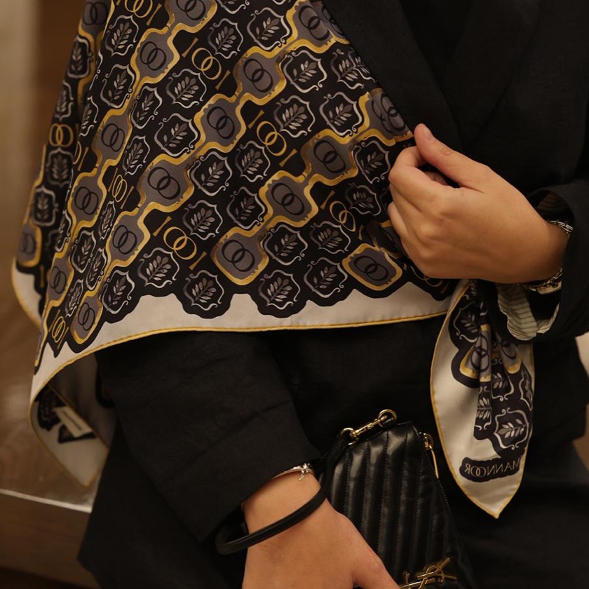 Girdap Siyah-Altın Tivil İpek Eşarp 95x95 - Imannoor