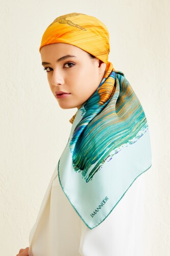 About the Horizon Twill Silk Scarf Green - 3