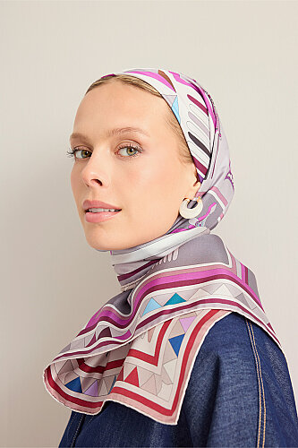 Afrika Gri-Pembe/Bej-Kırmızı Çift Taraflı Tivil İpek Eşarp 94x94 - Imannoor (1)