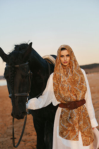 Alaz Atları Sarı Krep İpek Şal 70x210 - Imannoor (2)