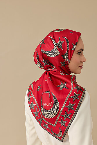 Ayla Yıldız Kırmızı Tivil İpek Eşarp 90x90 - Imannoor (3)