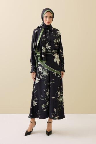 Black-Green Silk Dress with Lily Waist Detail - 3