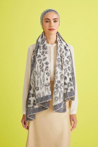 Border Leopard Silk Shawl Cream - 3