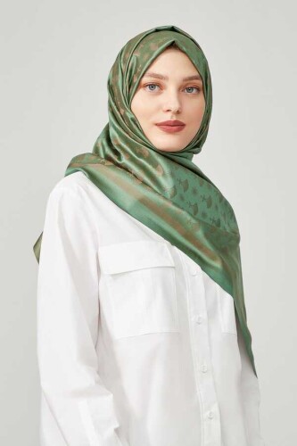 Carnation Monogram Silk Shawl Green - 4