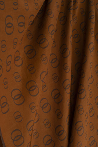 Chain Logo Cinnamon Cotton Floss Shawl - Imannoor (1)