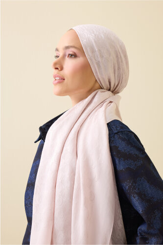 Checker Logo Cream Shiny Shiny Jacquard Shawl 