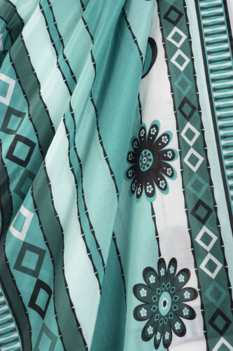 Daisy Noor Green Cotton Floss Shawl - 2