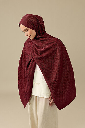 Dama Logo Bordo Shiny Jakar Şal 70x190 - Imannoor (1)