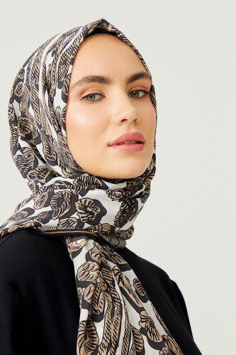 Doğunun Leoparı Bej İpek Eşarp 140x140 - 4