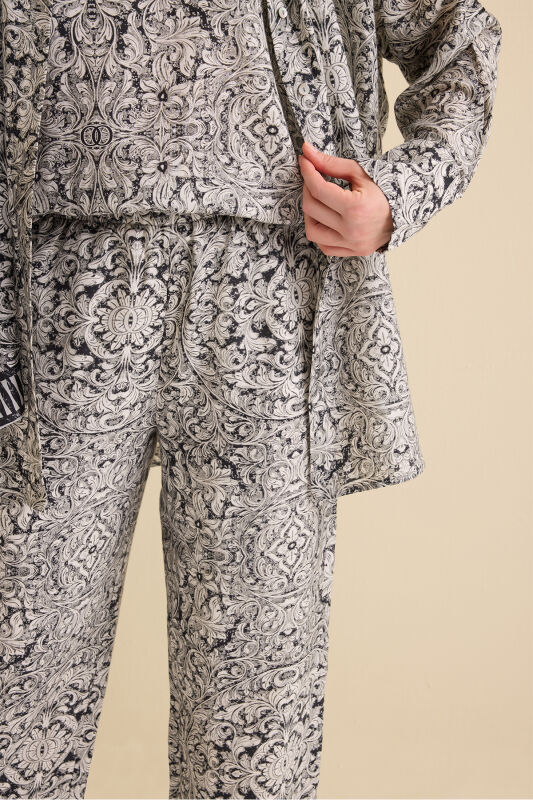 Door Pattern Black-White Cotton Silk Trousers - 3