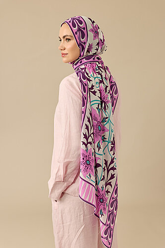 Garp Çiçeği Pembe Krep İpek Kaftan Şalı 70x210 - Imannoor (1)