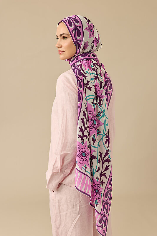 Garp Çiçeği Pembe Krep İpek Kaftan Şalı 70x210 - 1