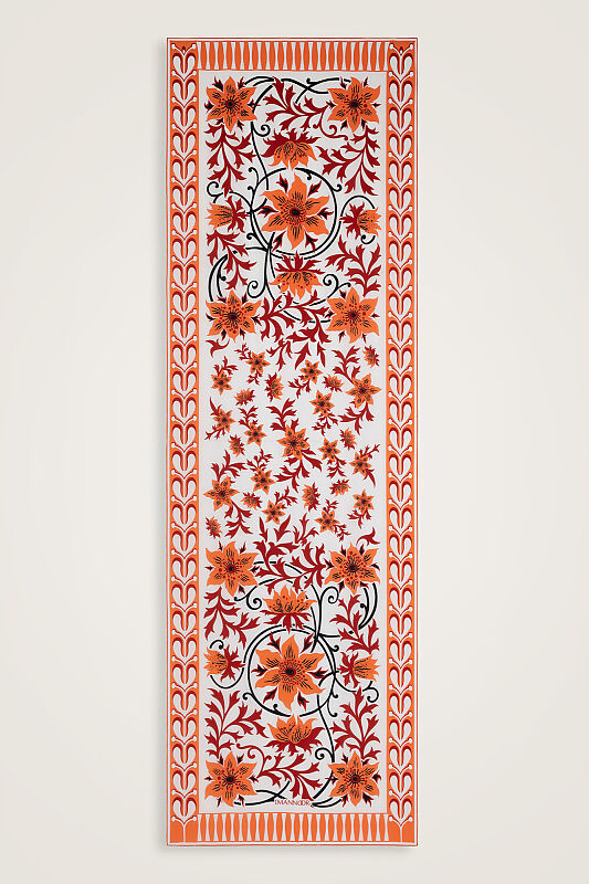 Garp Çiçeği Turuncu Krep İpek Kaftan Şalı 70x210 - 1