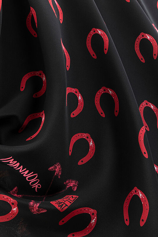 Gulsari Black-Red Crepe Silk Scarf - 3