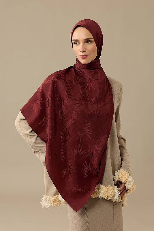 Güneş Doğarken Bordo Shiny Jakar Şal 70x200 - 5