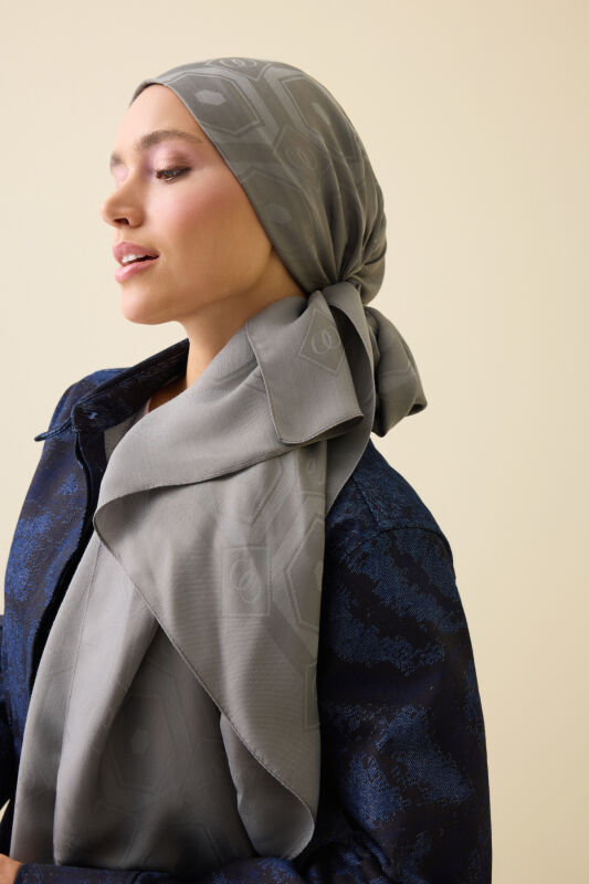 Hexagon Baklava Anthracite Ramy Jacquard Shawl - 3