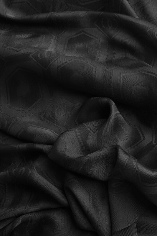 Hexagon Baklava Black Ramy Jacquard Shawl - 4