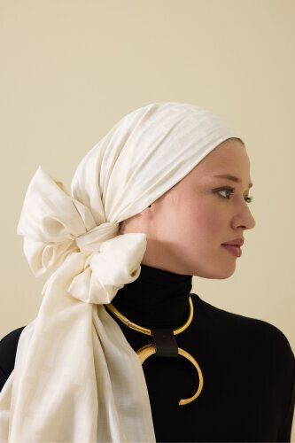 Iman Big Monogram Cream 