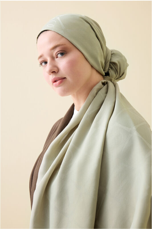 Iman I Baklava Emerald Green Ramy Jacquard Shawl - 1