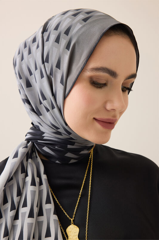 Iman I Gradient Black and White Silk Scarf - 3