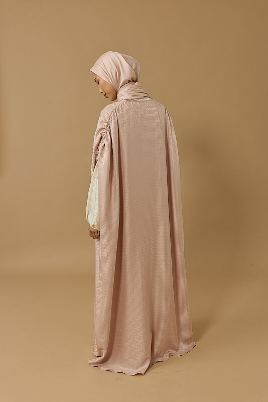 Iman I Powder Silk Abaya - 2