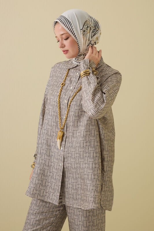 İman Kare Dokulu Bej İpek Gömlek - 1