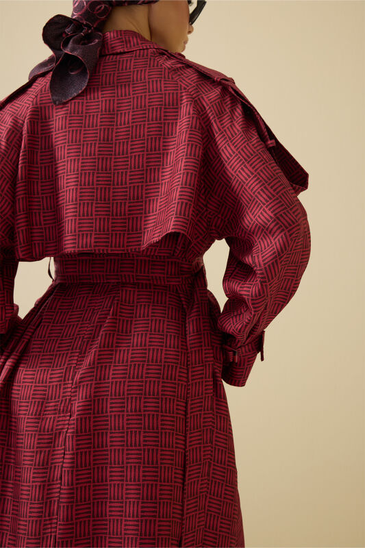  İman Kare Dokulu Bordo İpek Trençkot - 7