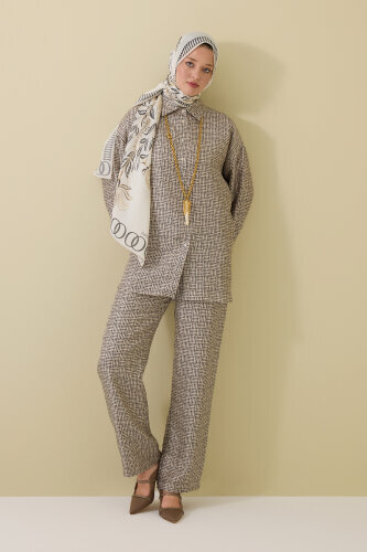 Iman Square Textured Beige Silk Trousers 