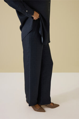 Iman Square Textured Navy Blue Silk Trousers - 3