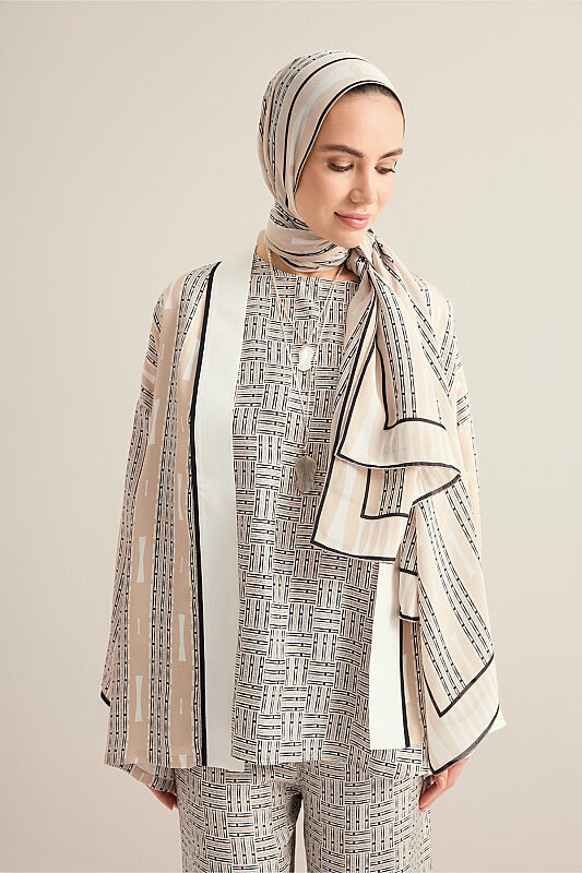 İman Yolu Bej Krep İpek Şal 70x210 - 1