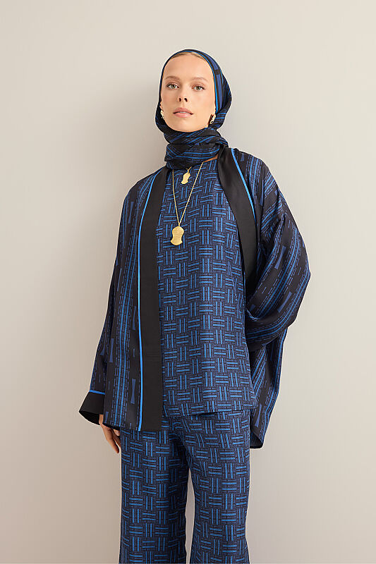 İman Yolu Lacivert Tivil İpek Kolsuz Bluz - 3