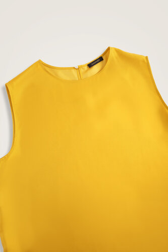 Imannoor Flower Yellow Twill Silk Sleeveless Blouse - 2