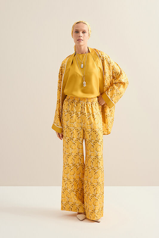 Imannoor Flower Yellow Twill Silk Sleeveless Blouse - 3