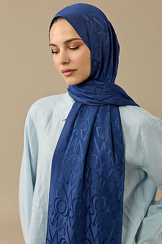 Monogram İmza Lacivert Shiny Jakar Şal 70x200 - Imannoor (4)