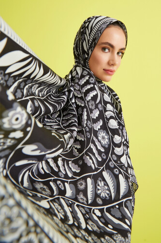 Ivy Labyrinth Silk Shawl Black 