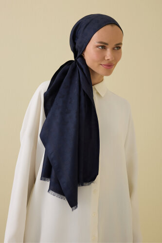 Karanfil Monogram Koyu Mavi İpek Şal 68x200 - Imannoor (3)