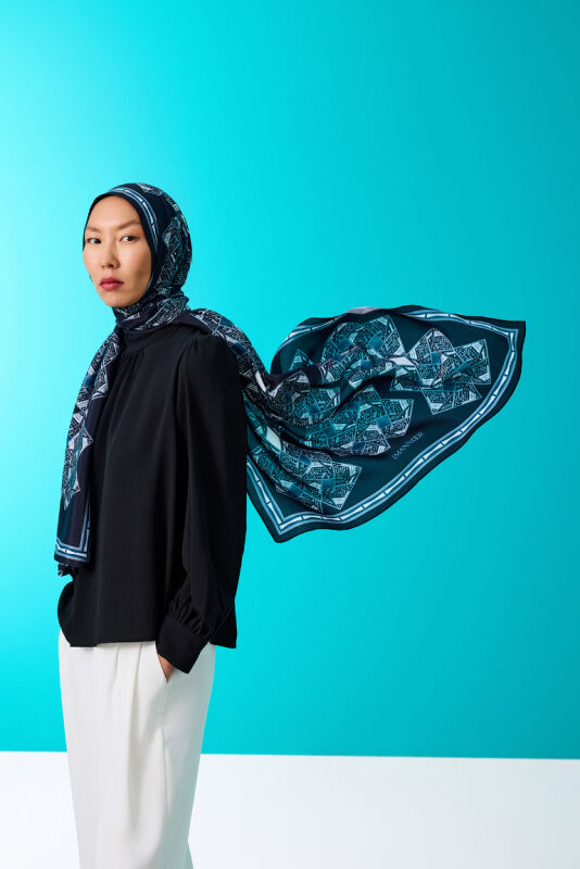 Kite Bright Flush Viscose Shawl Black - 5