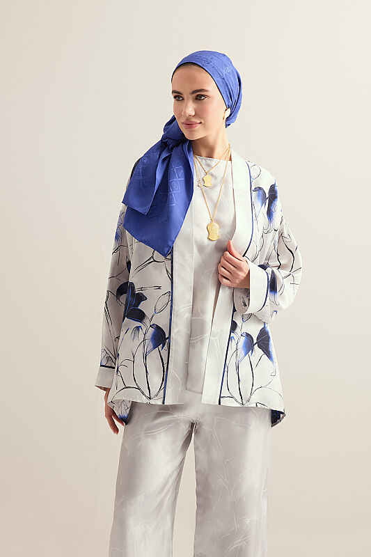 Lilies in Bloom Silver Twill Silk Short Kimono - 3
