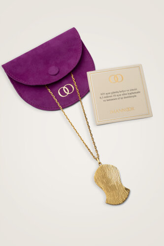 Lover's Footprint Large Gold Plated Silver Necklace - Imannoor (3)