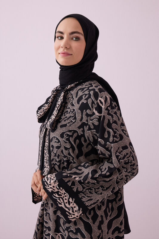 Mercan Boyundan Bağlamalı Siyah Krep İpek Elbise - 5