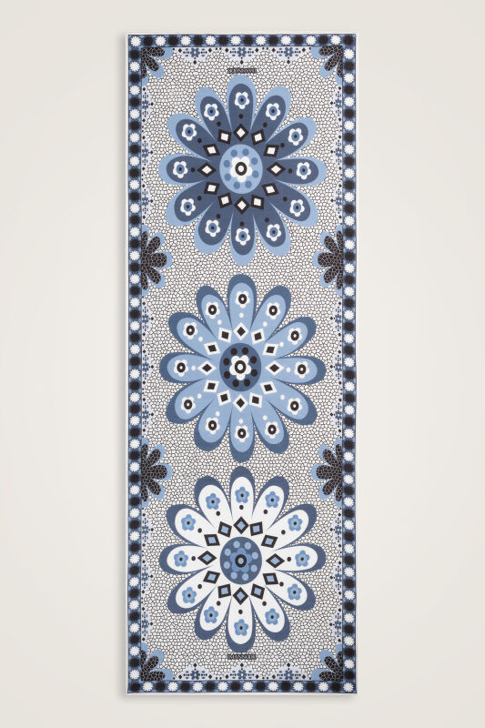 Mosaic Daisy Flower Pot Cotton Floss Shawl - 1