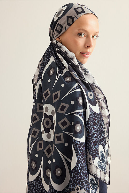 Mosaic Daisy Navy Blue Cotton Floss Scarf - 1