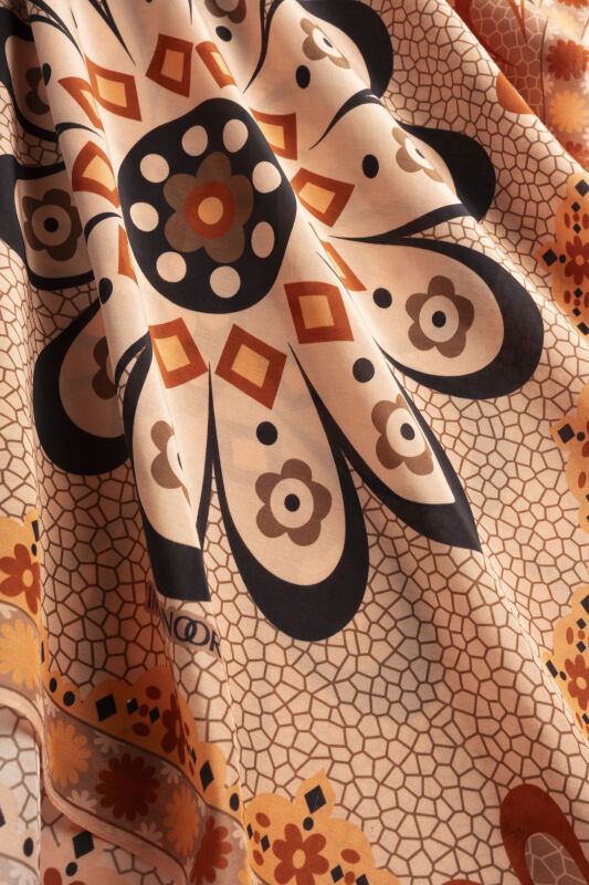 Mosaic Daisy Salmon Cotton Floss Shawl - 2