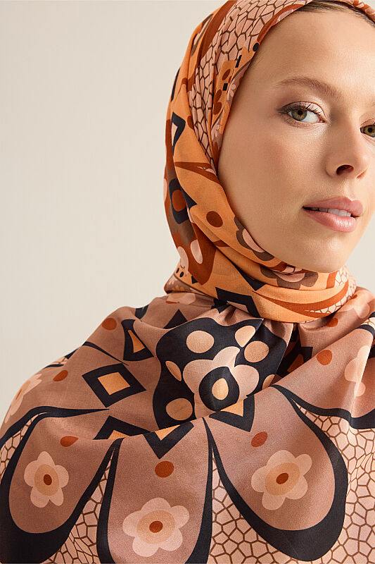 Mosaic Daisy Salmon Cotton Floss Shawl - 5