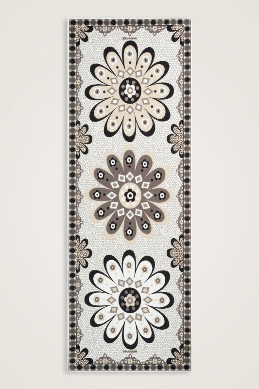 Mosaic Daisy Stone Cotton Floss Shawl - 1