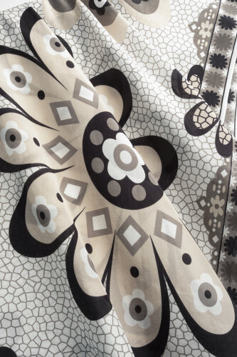 Mosaic Daisy Stone Cotton Floss Shawl - 2