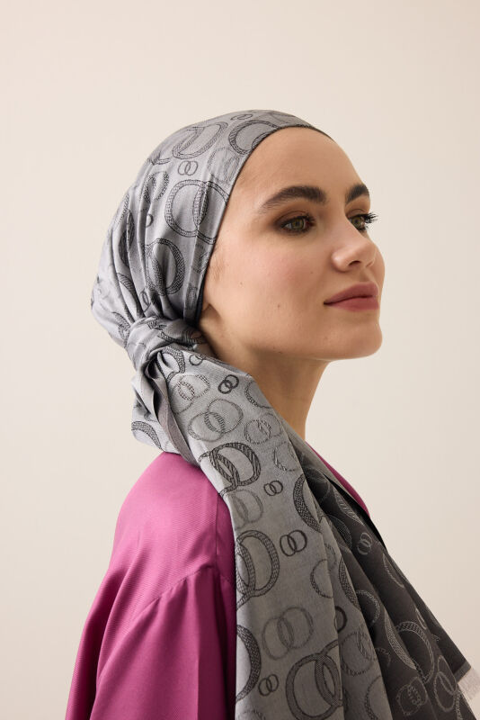 Noor Koyu Gri Jakarlı İpek Şal 70x200 - 4